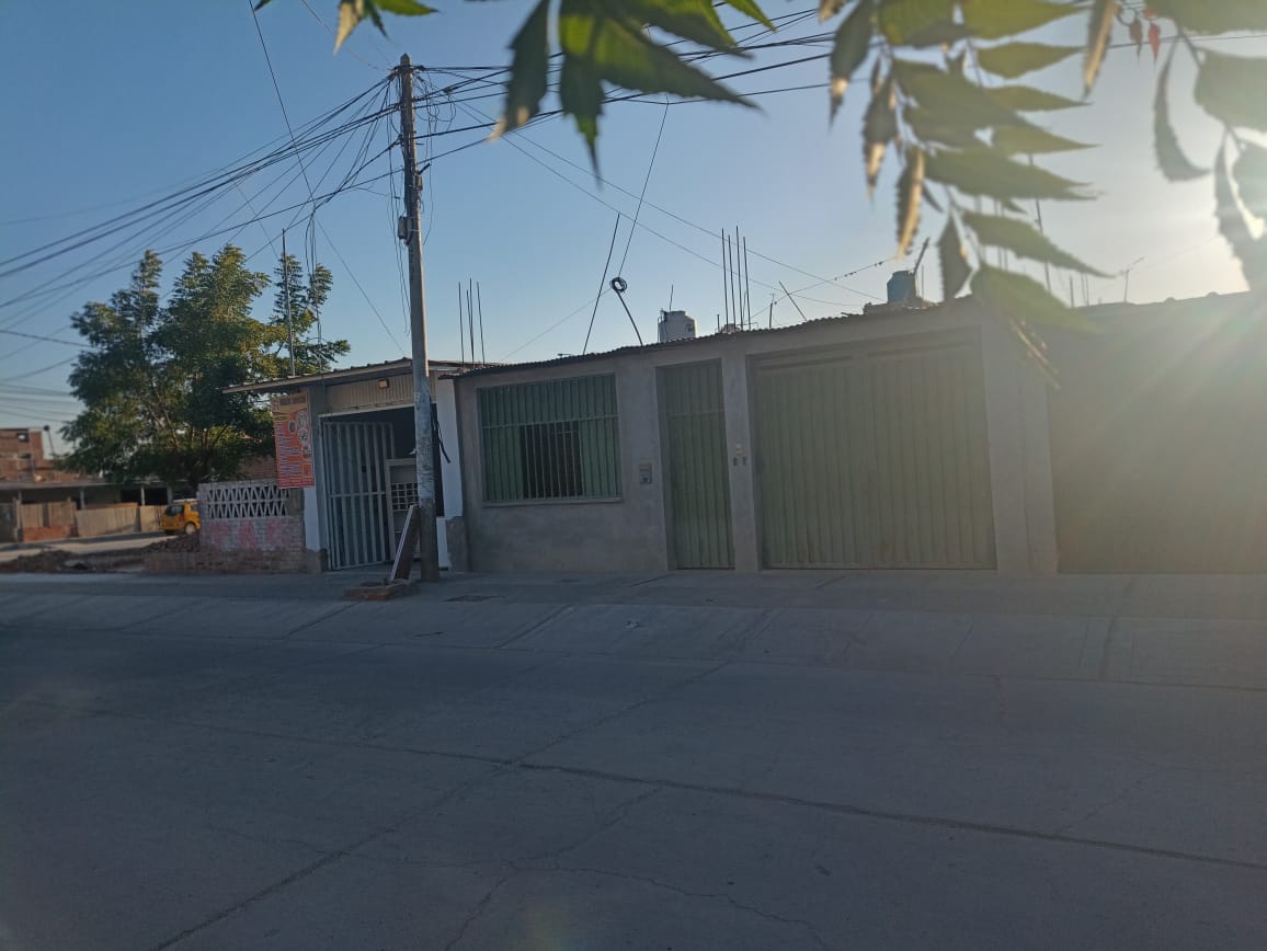 CASA en remate judicial en 26 DE OCTUBRE — PIURA